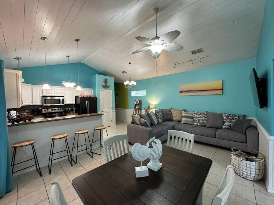 Barefoot Bungalow - Pet Friendly- 2 Bdrm Townhome Corpus Christi Extérieur photo