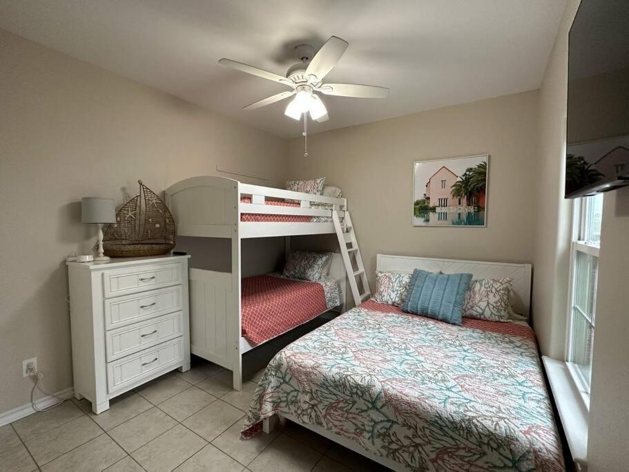 Barefoot Bungalow - Pet Friendly- 2 Bdrm Townhome Corpus Christi Extérieur photo