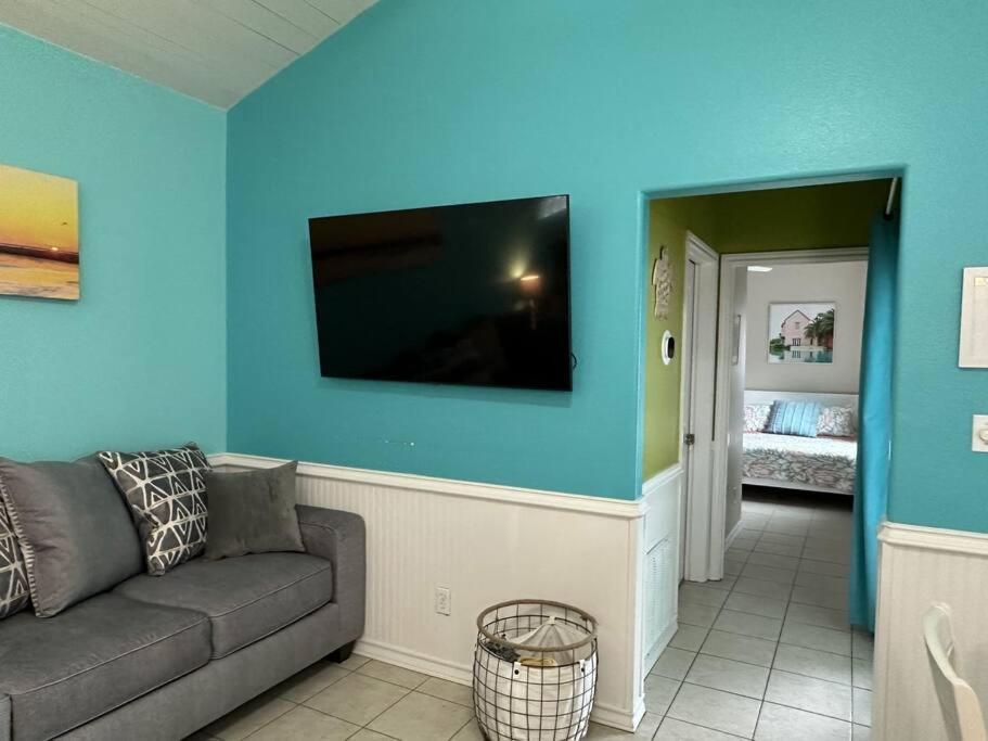 Barefoot Bungalow - Pet Friendly- 2 Bdrm Townhome Corpus Christi Extérieur photo